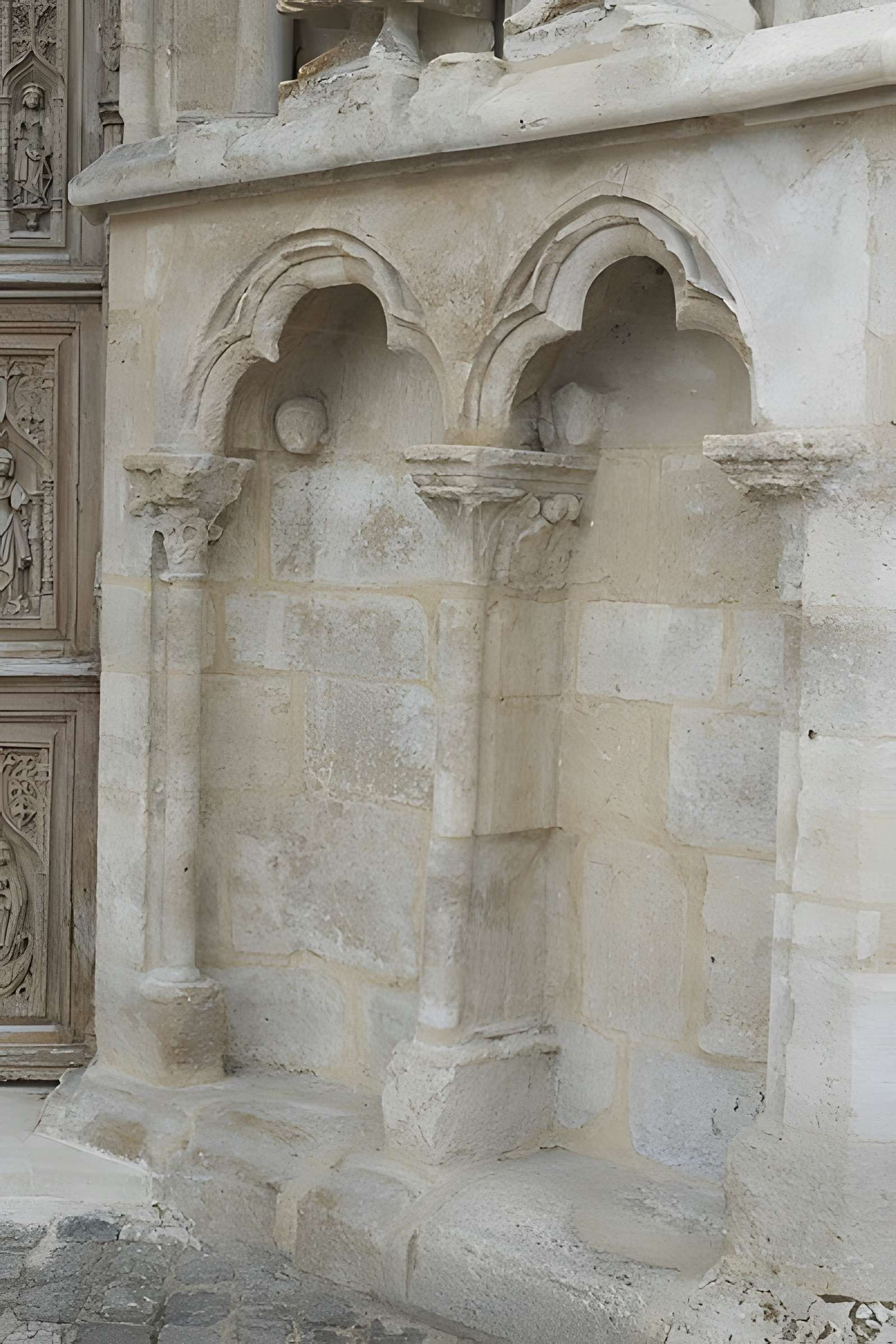 Prieuré de Saint-Thibault