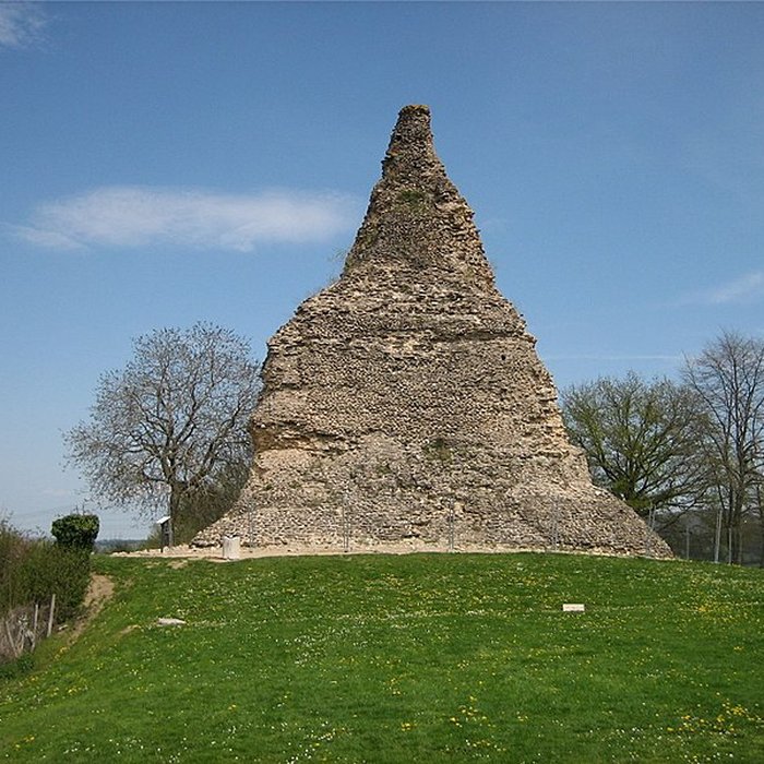 Photo de Pyramide de Couhard à Autun