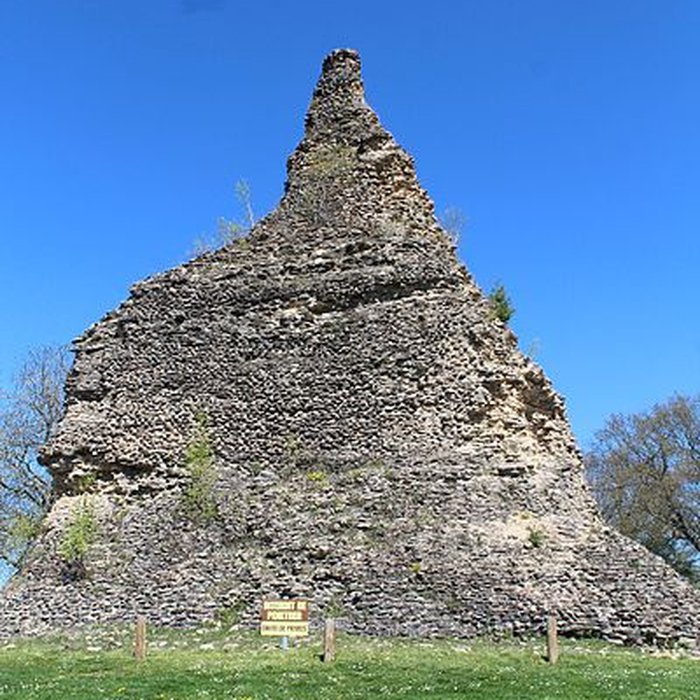 Photo de Pyramide de Couhard à Autun