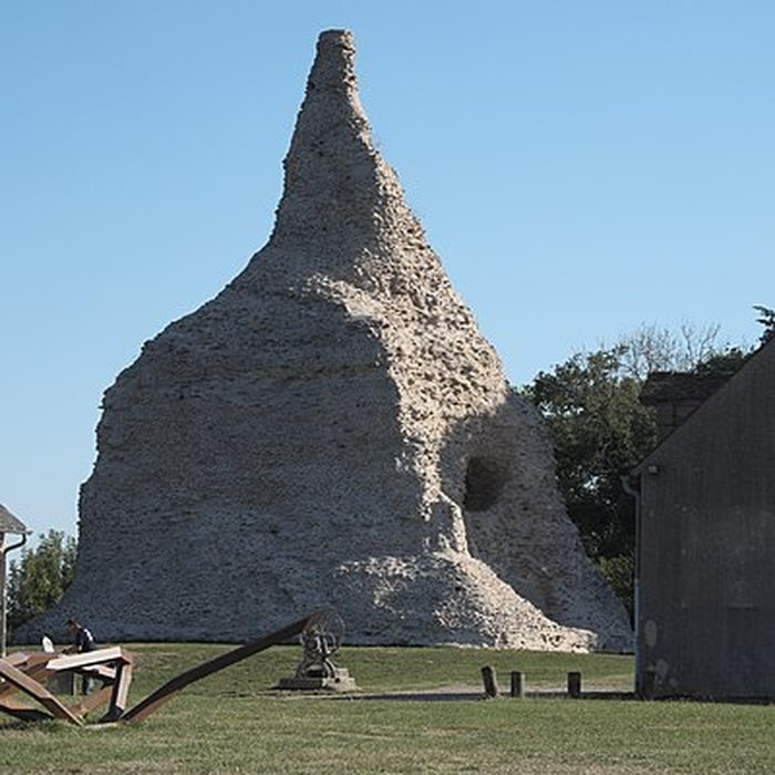 Photo de Pyramide de Couhard à Autun
