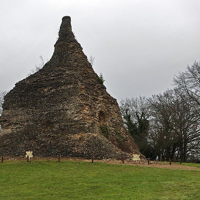 Photo de Pyramide de Couhard à Autun