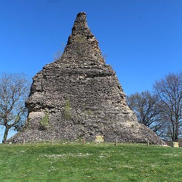 Pyramide de Couhard à Autun