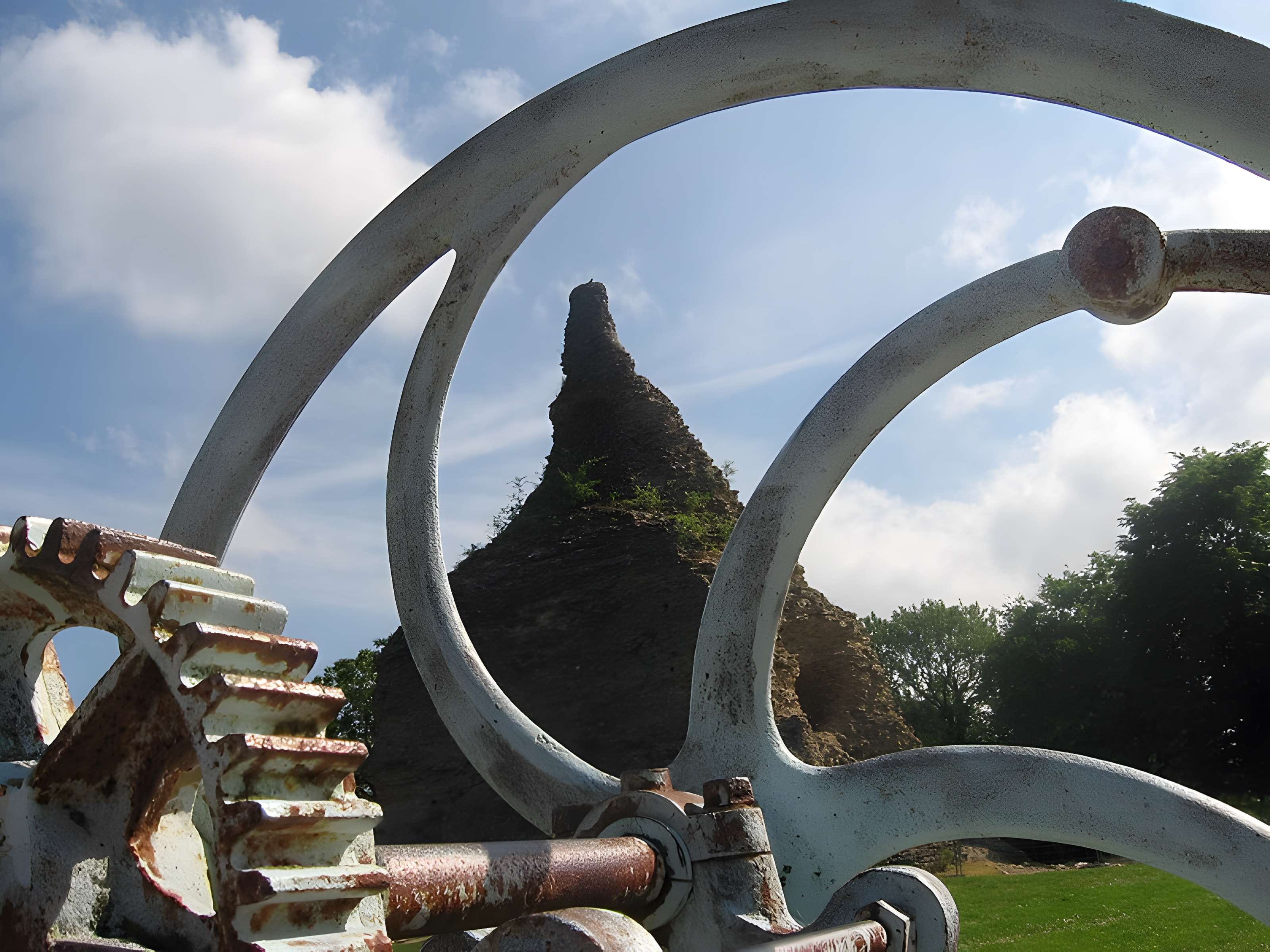 Pyramide de Couhard à Autun