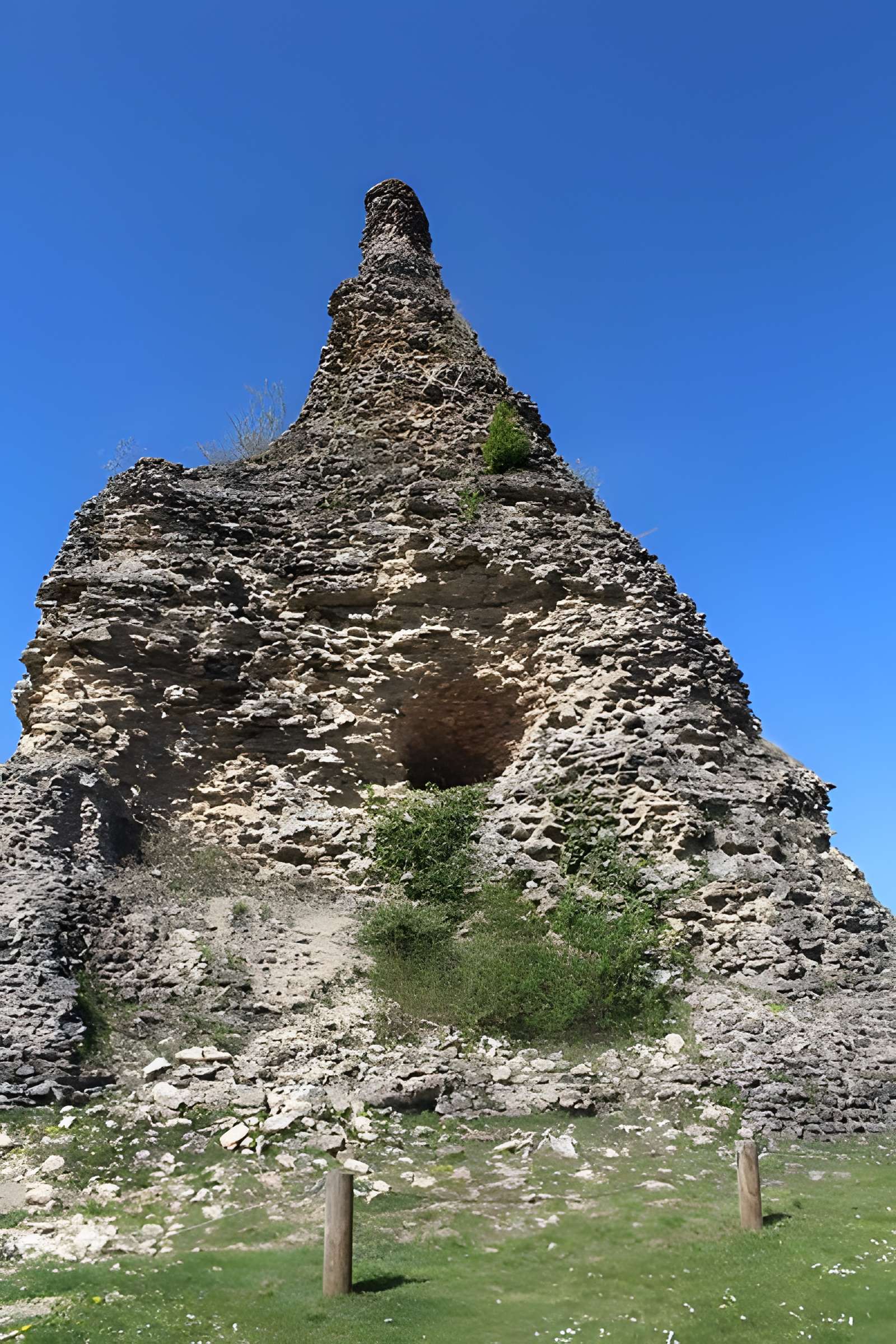 Pyramide de Couhard à Autun