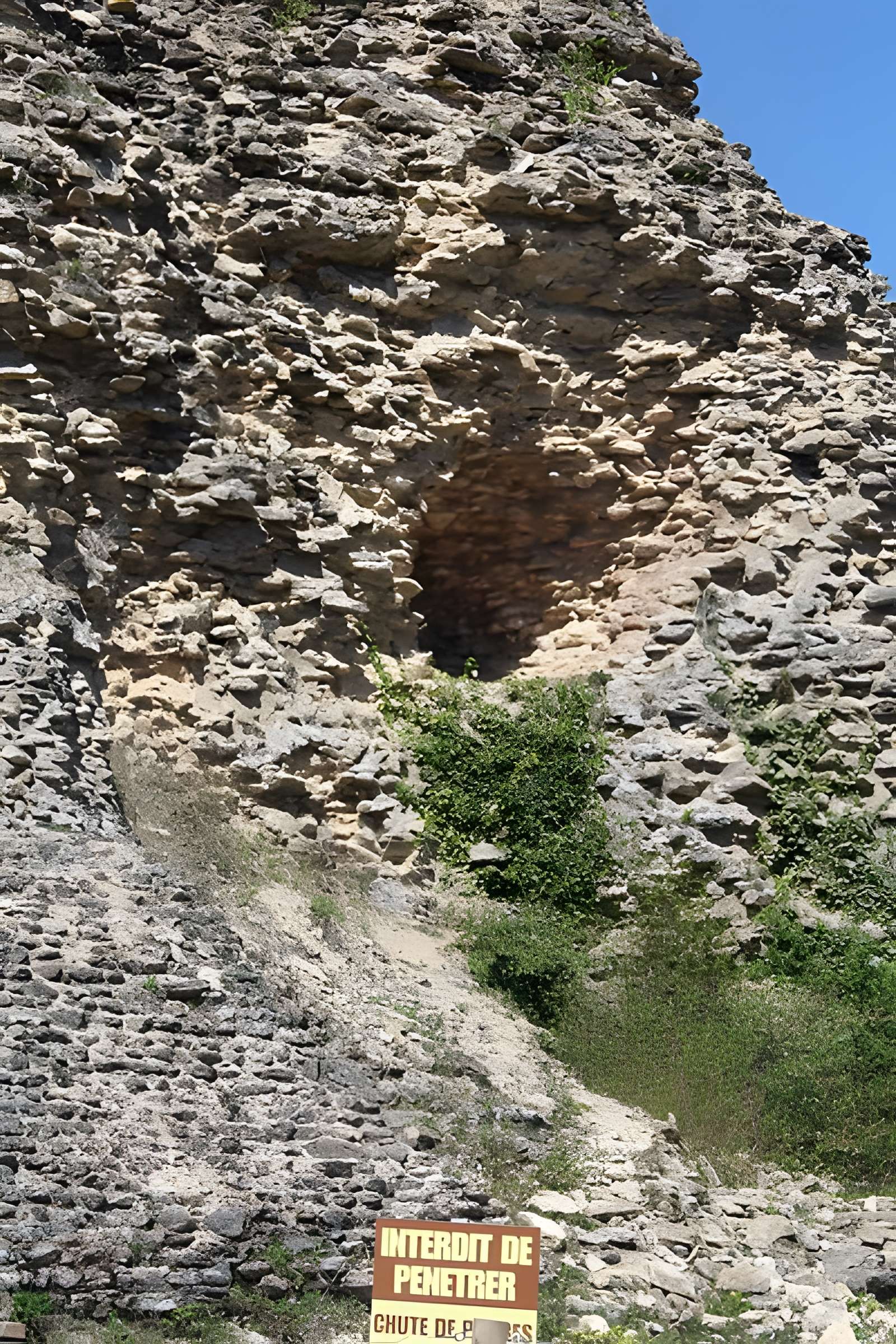 Pyramide de Couhard à Autun