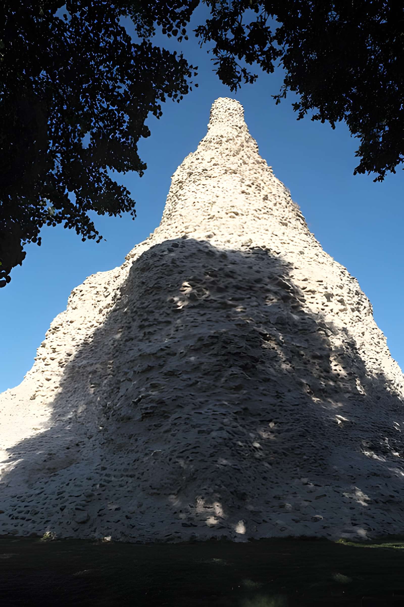 Pyramide de Couhard à Autun
