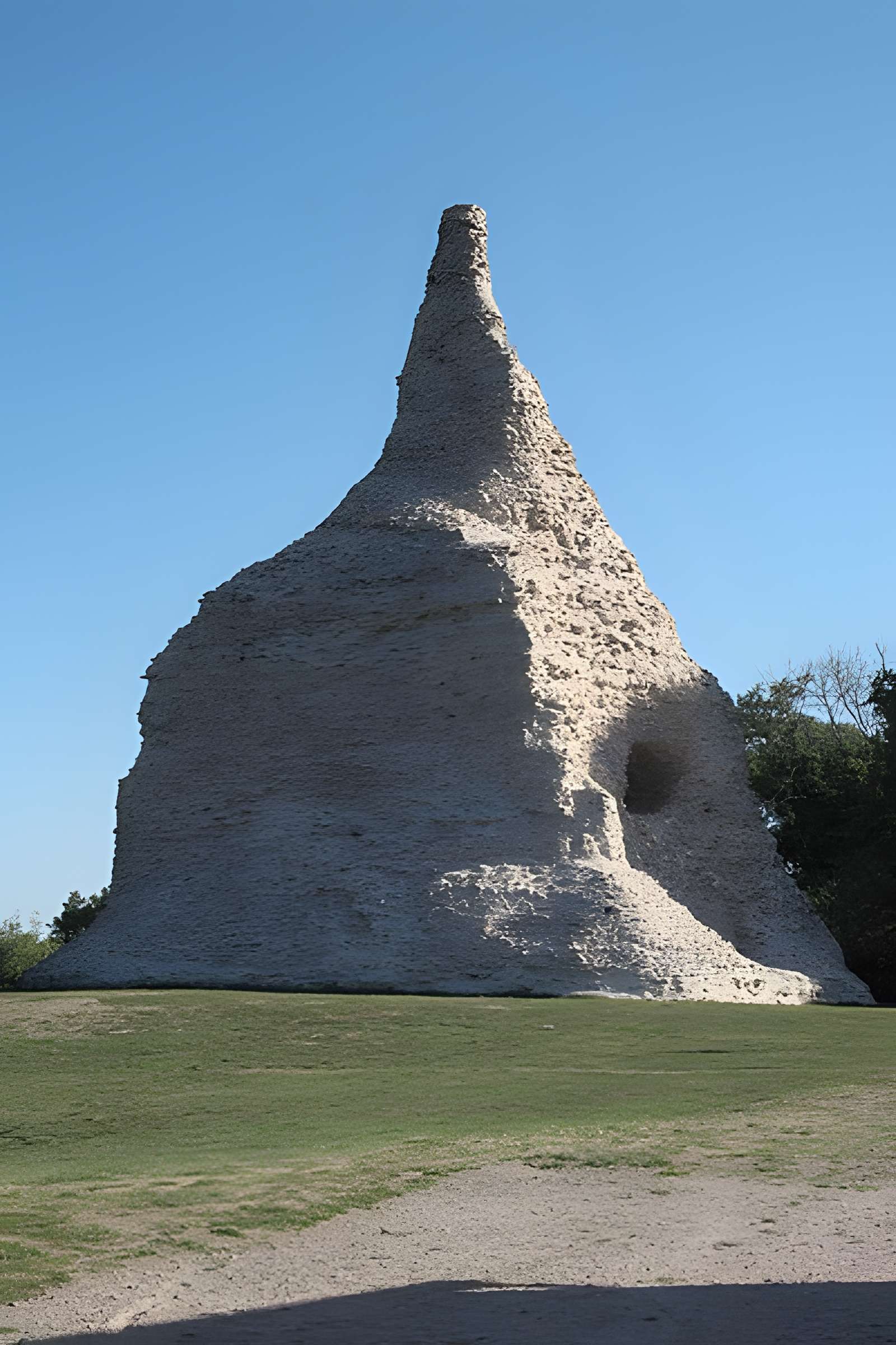 Pyramide de Couhard à Autun