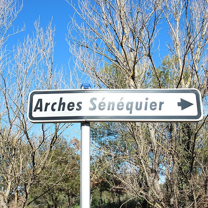 Photo de Aqueduc antique restes de l