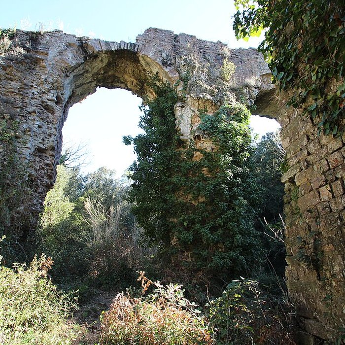Photo de Aqueduc antique restes de l