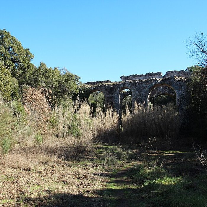 Photo de Aqueduc antique restes de l