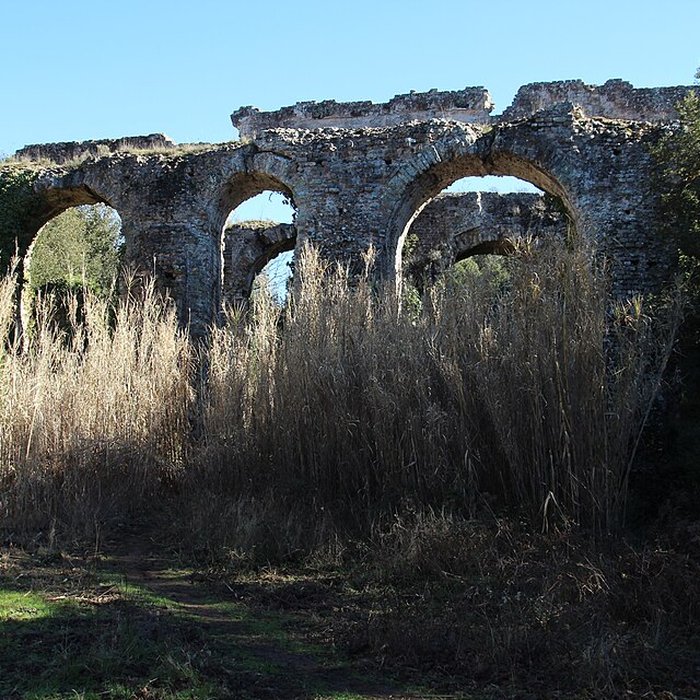 Photo de Aqueduc antique restes de l