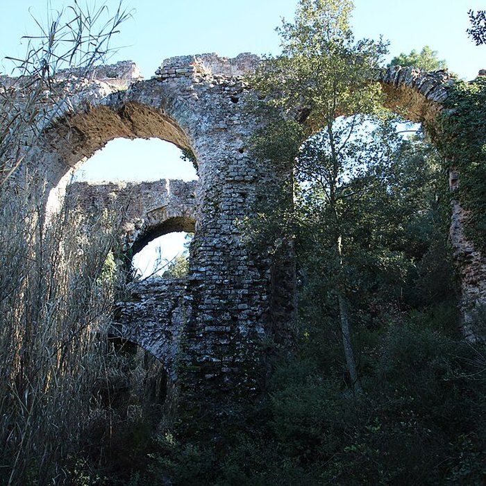 Photo de Aqueduc antique restes de l
