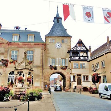Remparts et quatre anciennes portes