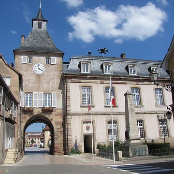 Remparts et quatre anciennes portes