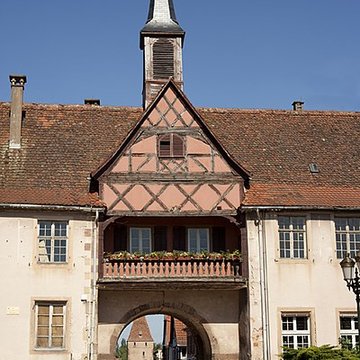 Remparts et quatre anciennes portes