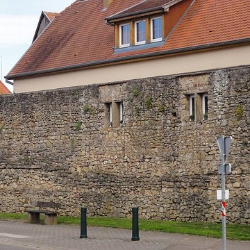Remparts et quatre anciennes portes