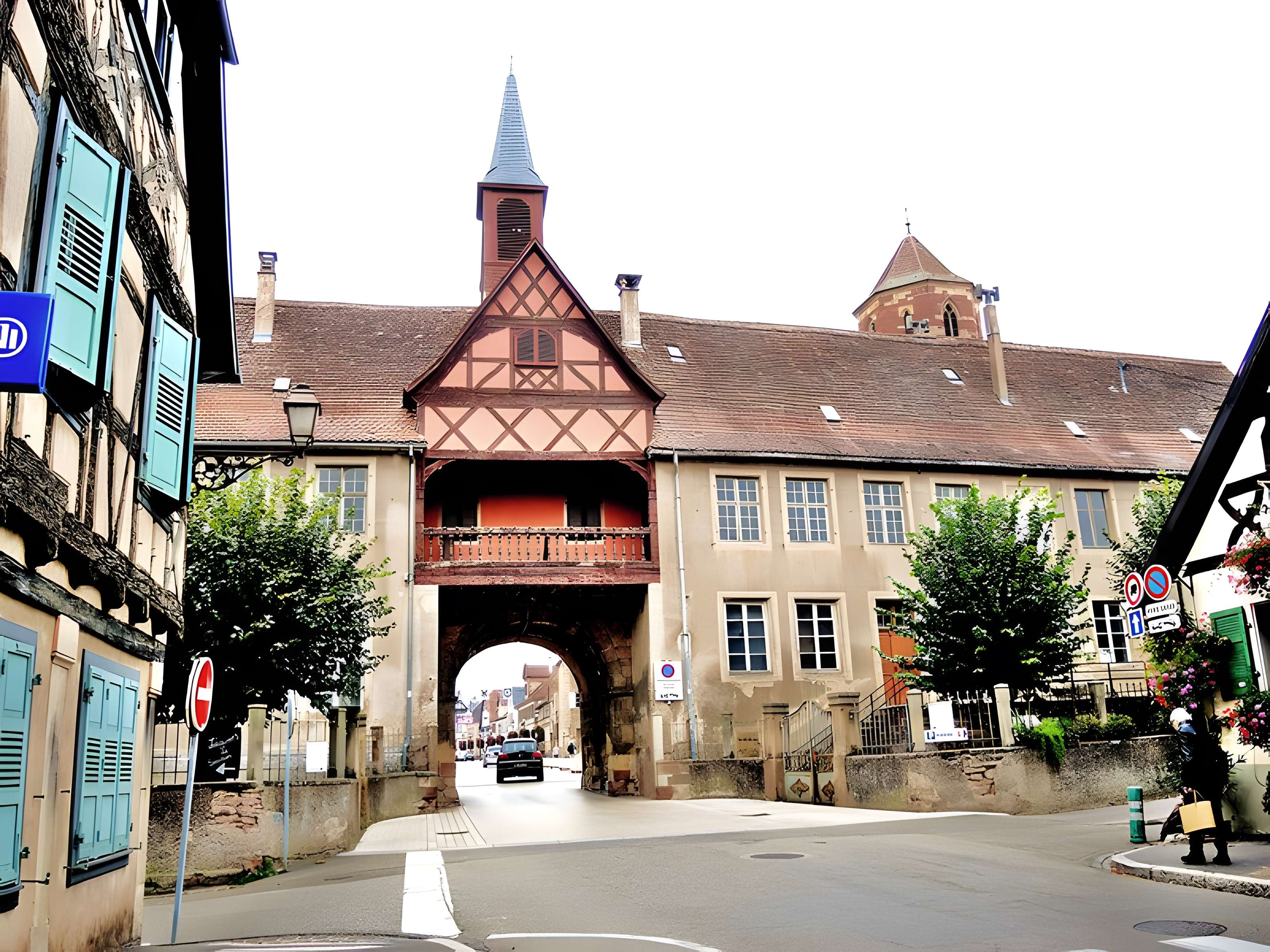Remparts et quatre anciennes portes