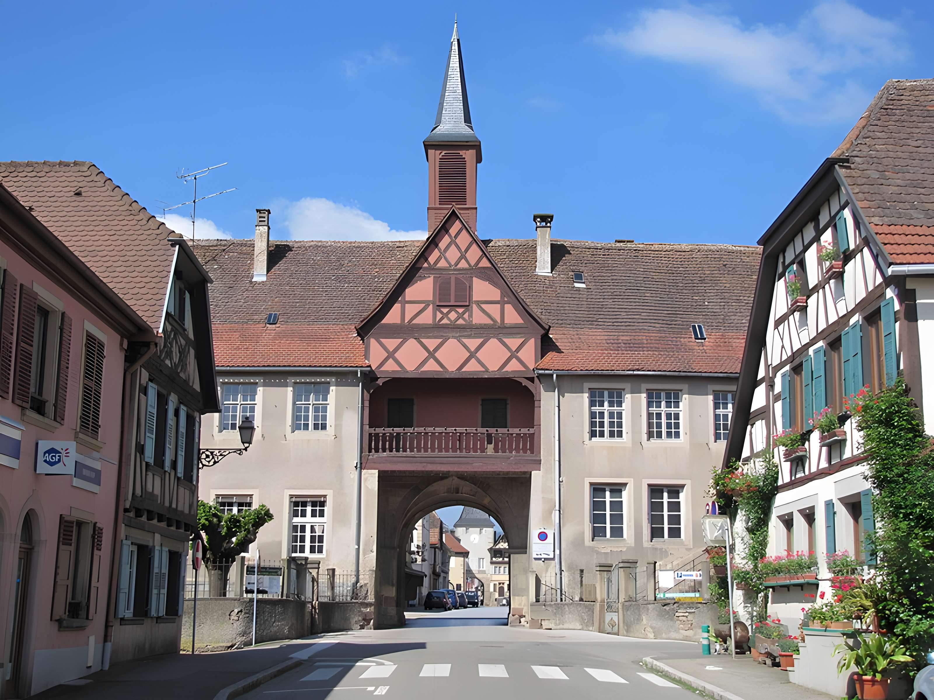 Remparts et quatre anciennes portes