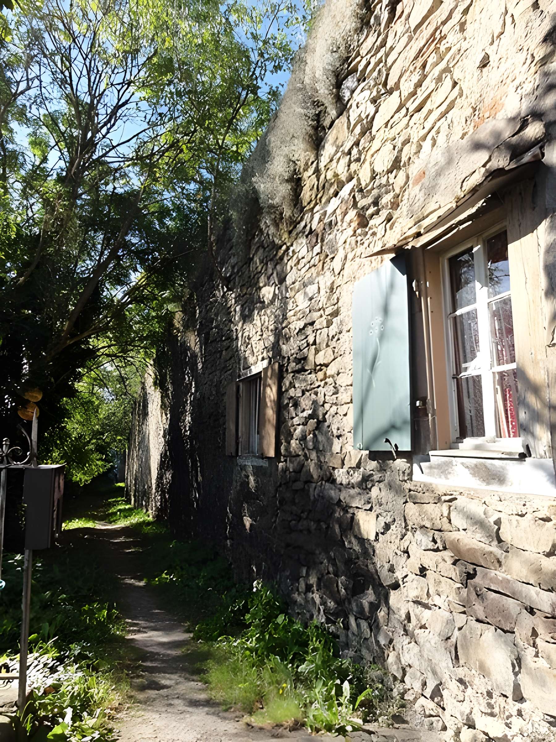 Remparts et quatre anciennes portes