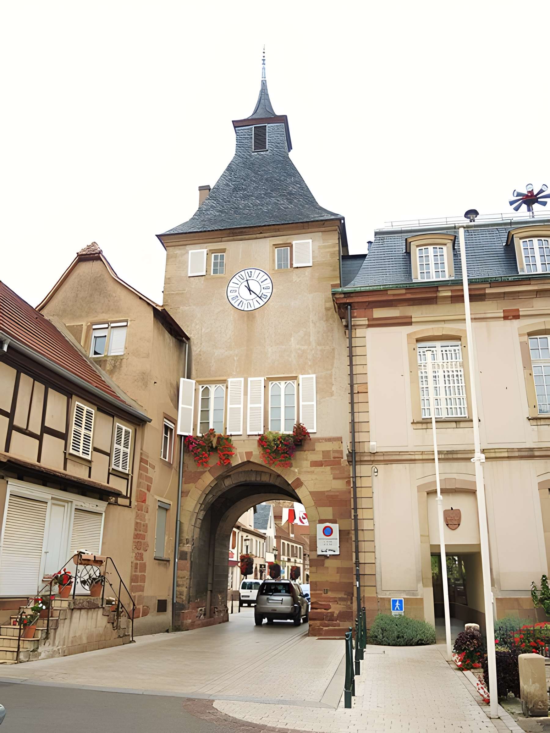 Remparts et quatre anciennes portes