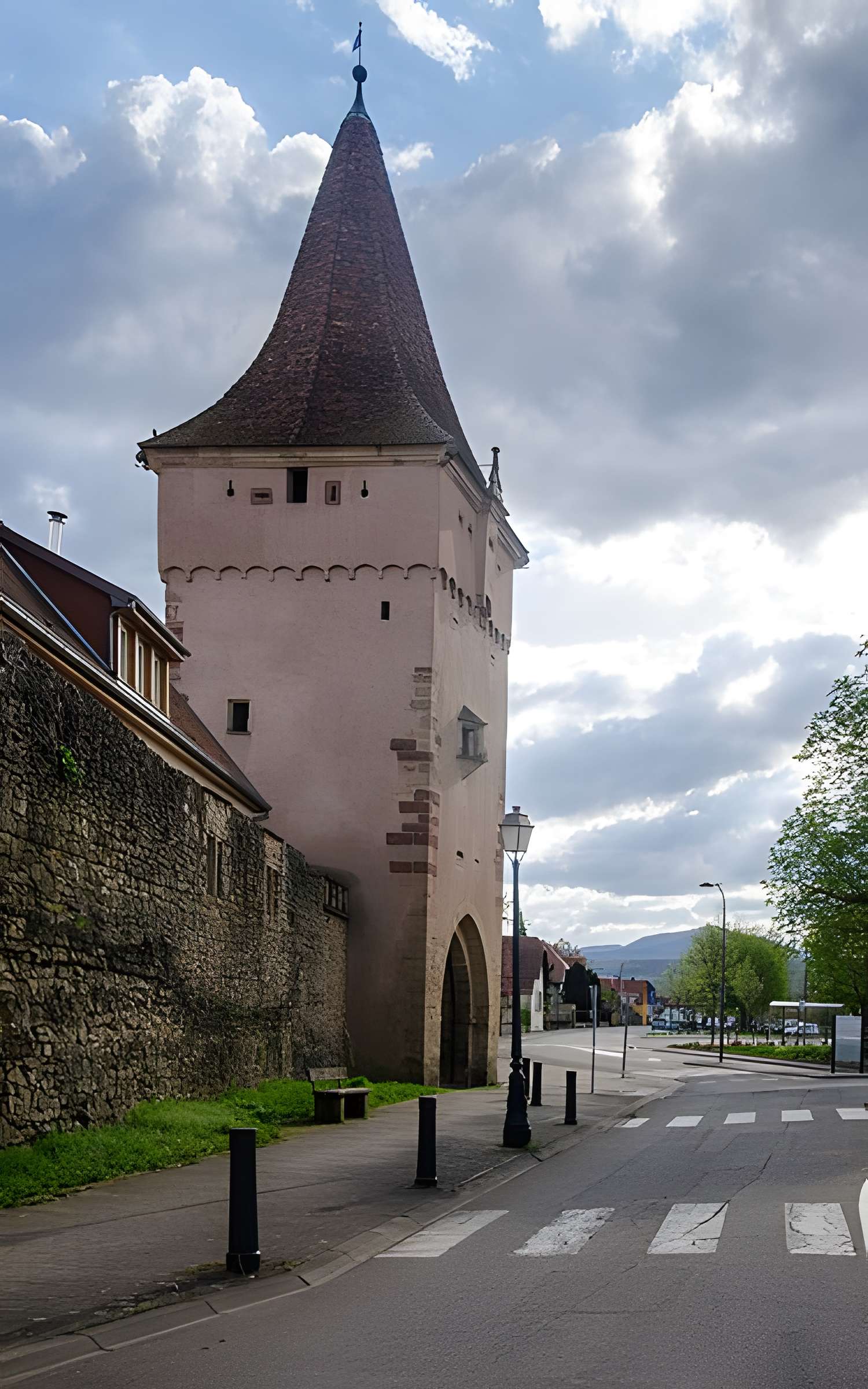 Remparts et quatre anciennes portes