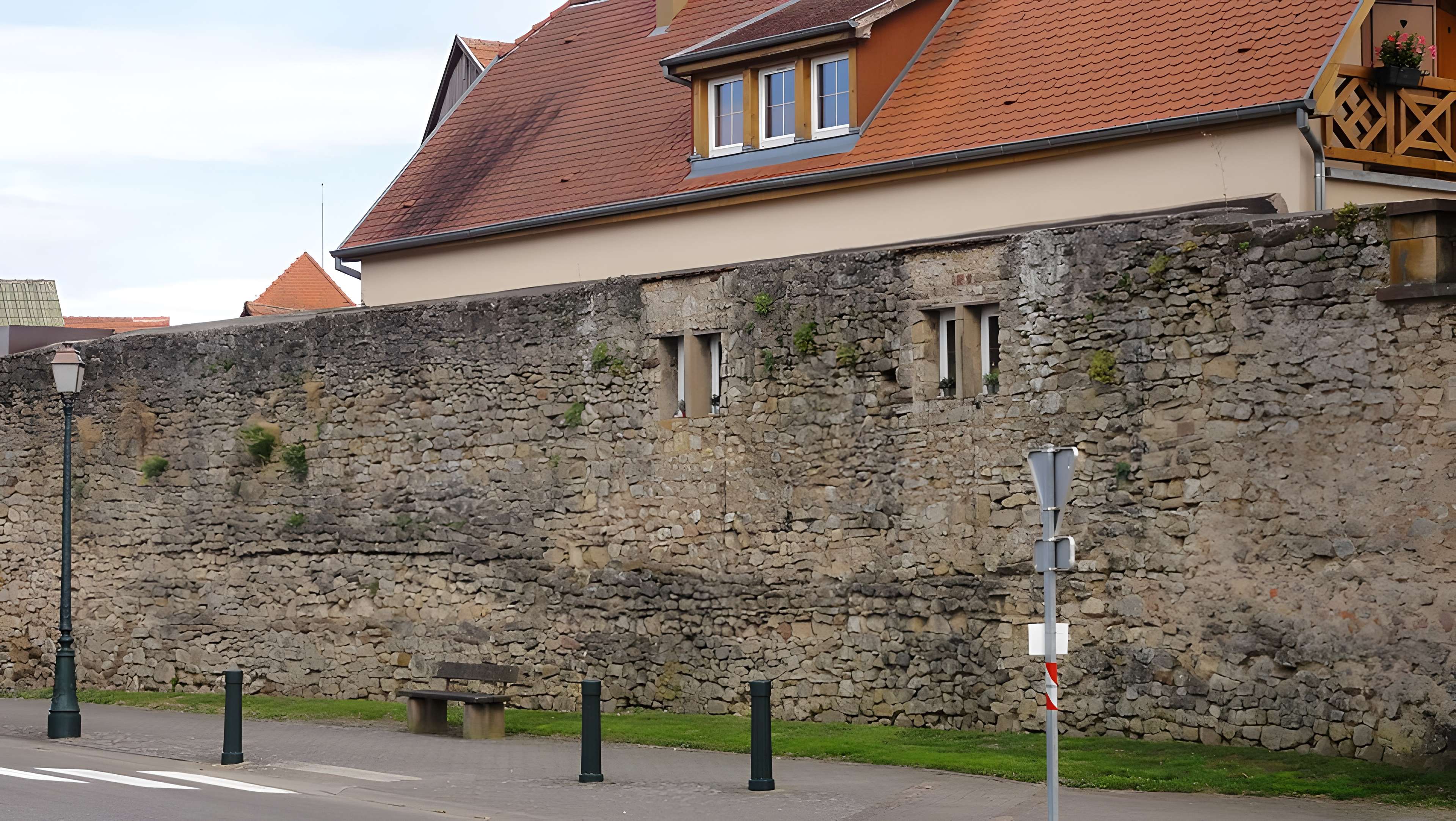 Remparts et quatre anciennes portes