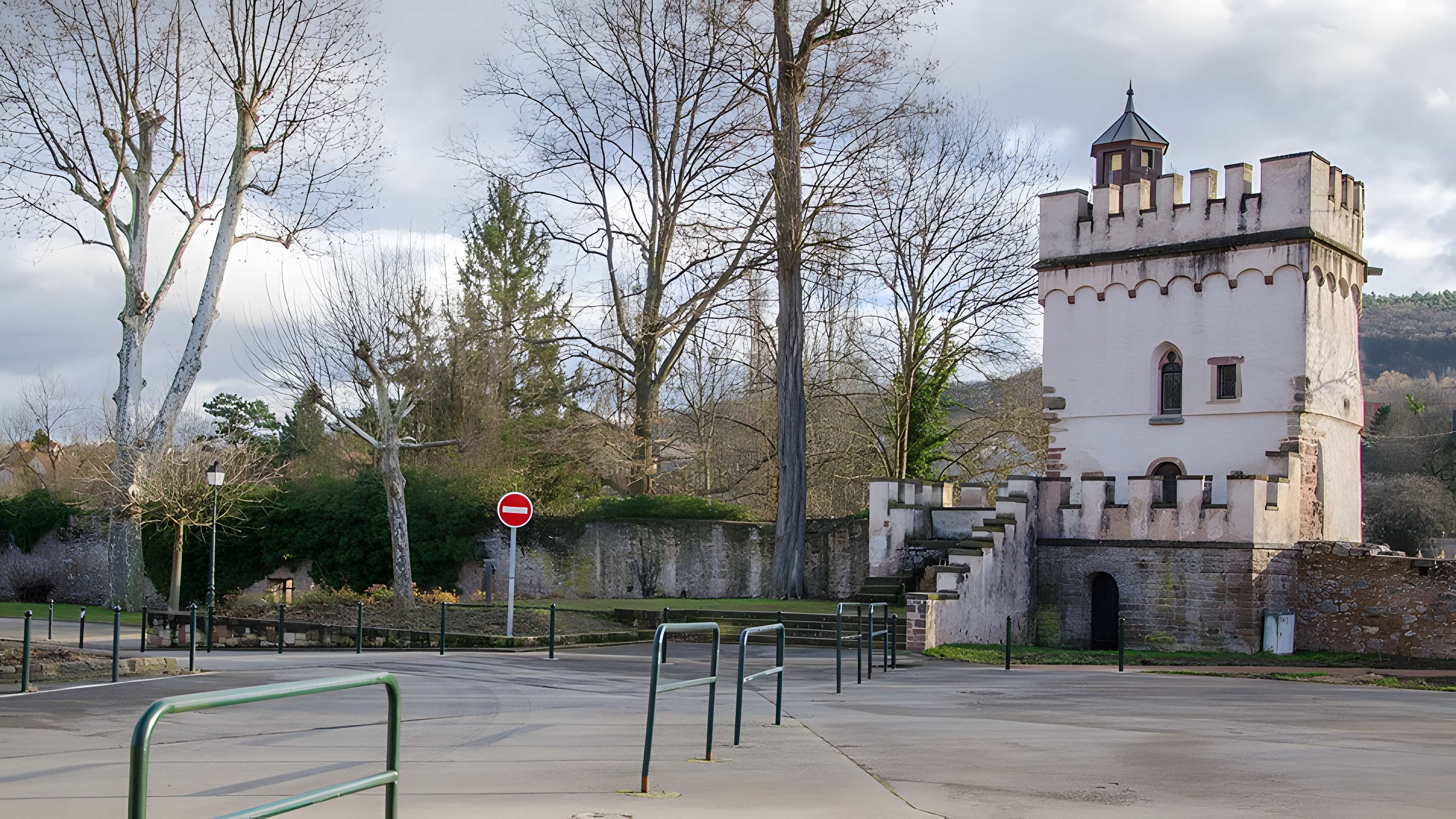 Remparts et quatre anciennes portes