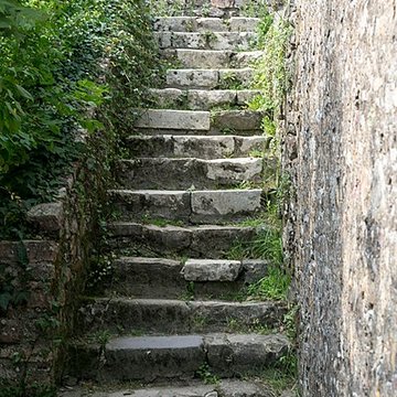 Remparts de Sainte-Suzanne
