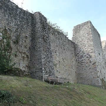 Remparts de Sainte-Suzanne
