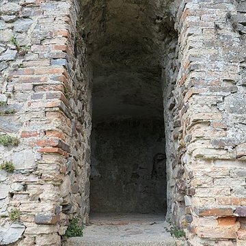 Remparts de Sainte-Suzanne
