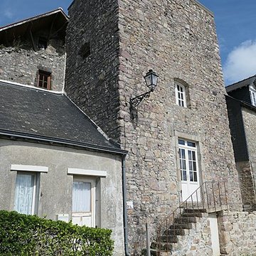 Remparts de Sainte-Suzanne
