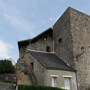 Remparts de Sainte-Suzanne