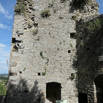 Remparts de Sainte-Suzanne