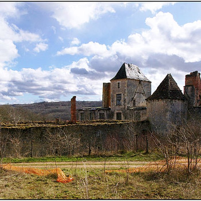 Photo de Château du Repaire à Saint-Aubin-de-Nabirat
