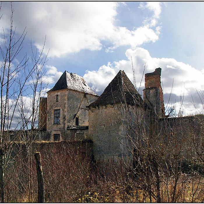 Photo de Château du Repaire à Saint-Aubin-de-Nabirat