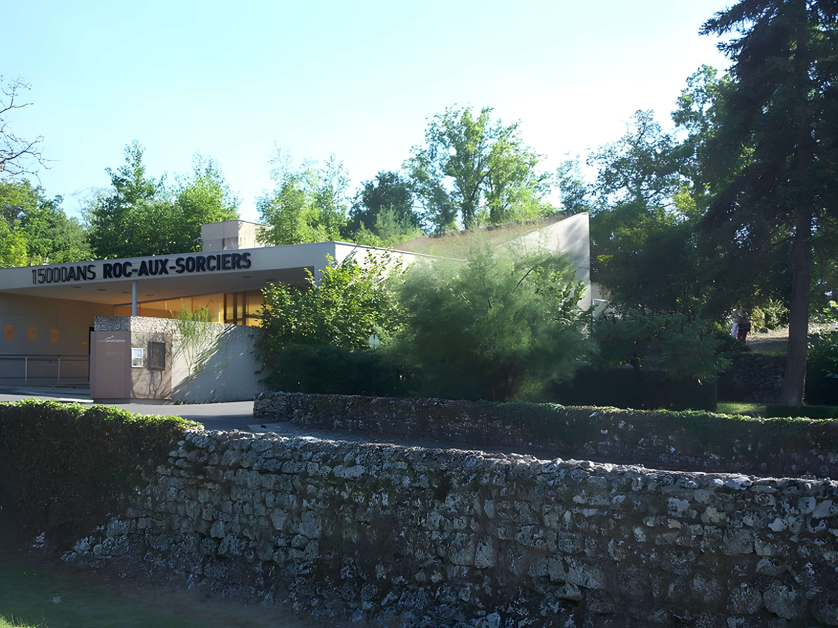 Roc-aux-Sorciers d'Angles-sur-l'Anglin