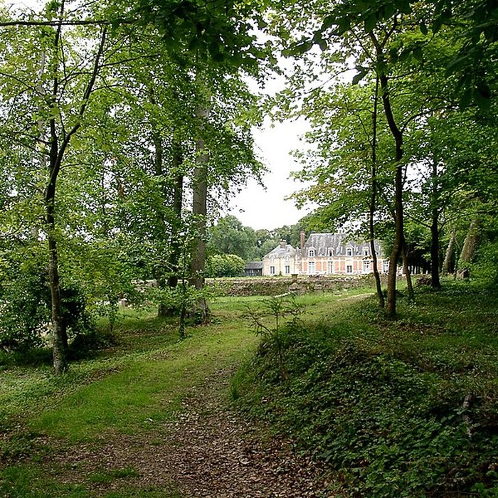 Photo de Château du Tertre également sur commune de Saint-Martin-du-Vieux-Bellême