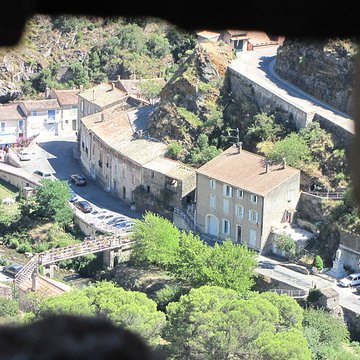Ruines des quatre châteaux de Lastours