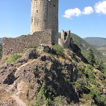 Ruines des quatre châteaux de Lastours