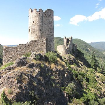 Ruines des quatre châteaux de Lastours