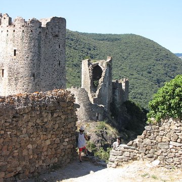 Ruines des quatre châteaux de Lastours
