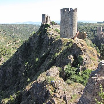 Ruines des quatre châteaux de Lastours