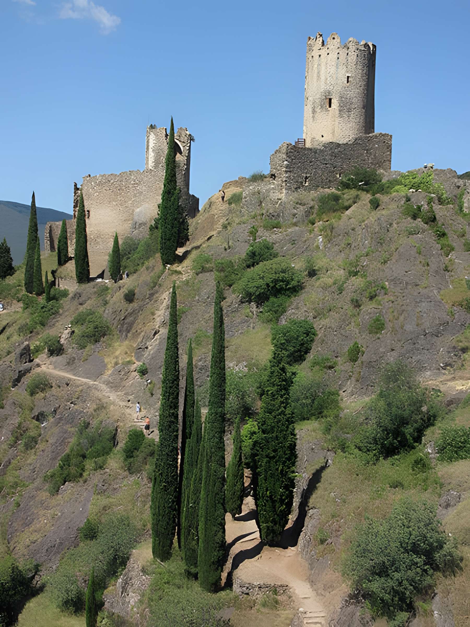 Ruines des quatre châteaux de Lastours