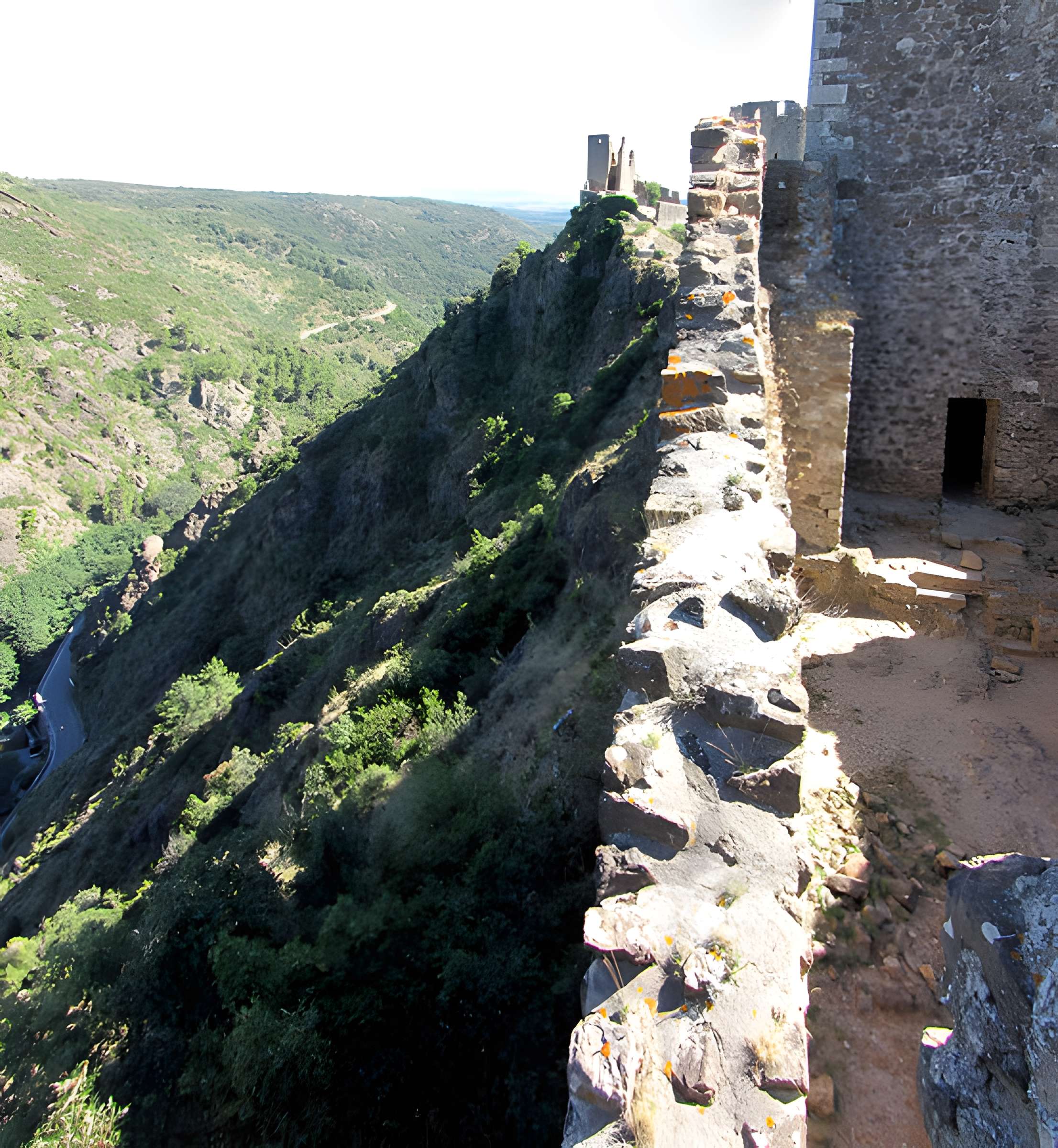 Ruines des quatre châteaux de Lastours