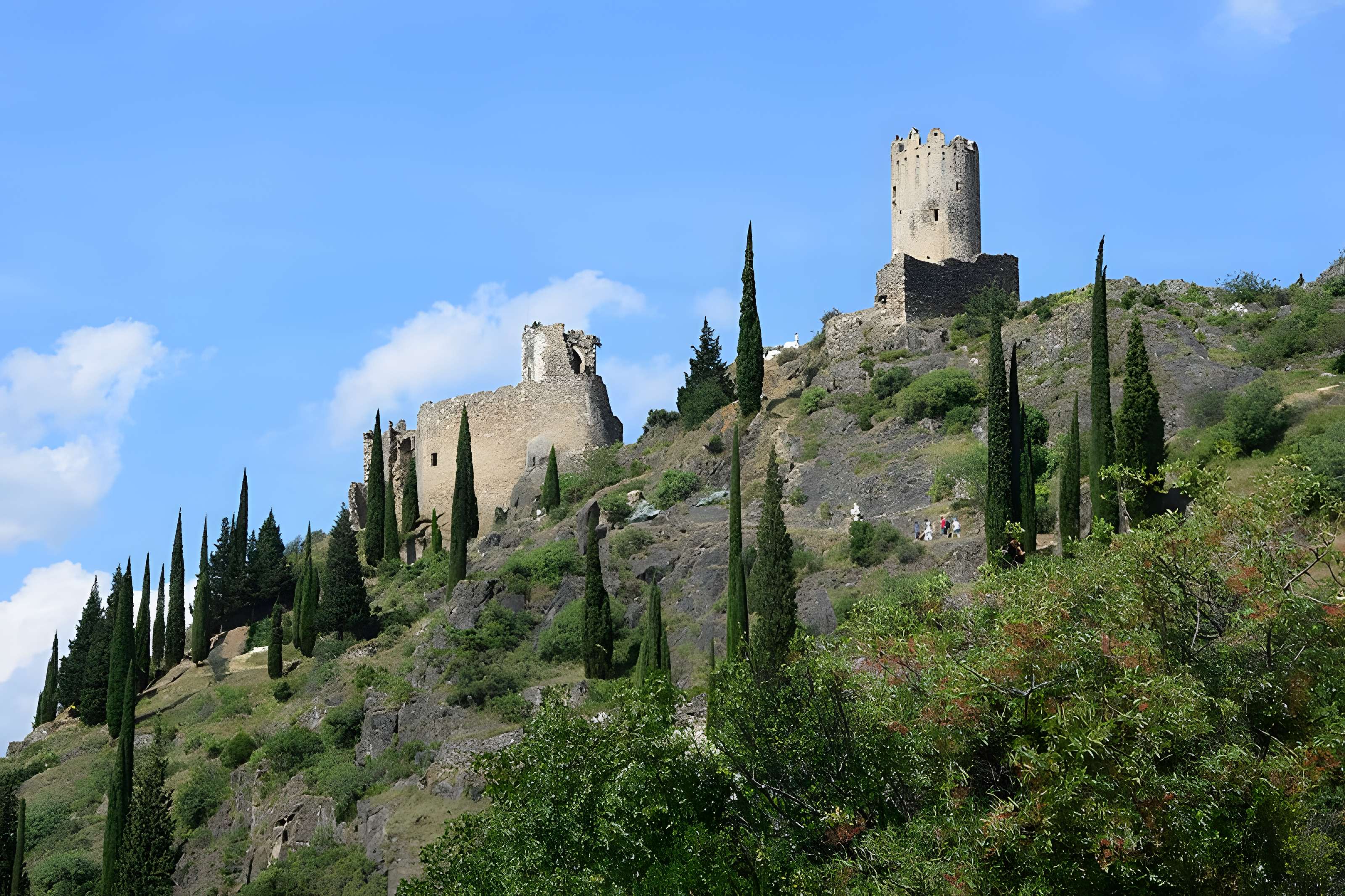 Ruines des quatre châteaux de Lastours