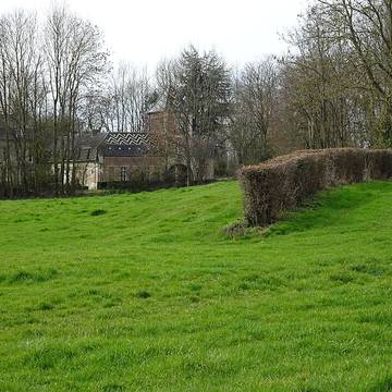 Château et Ferme den Haut à Jenlain