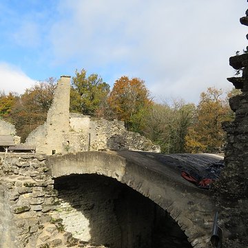 Ruines du Chateau de Présilly