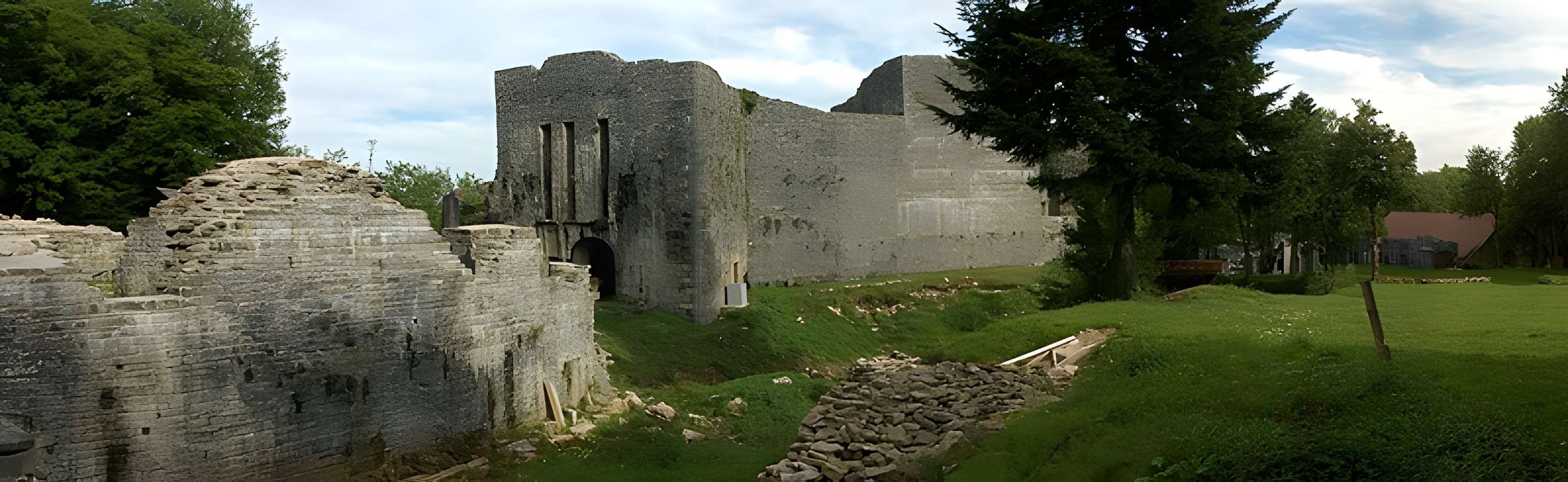 Ruines du Chateau de Présilly