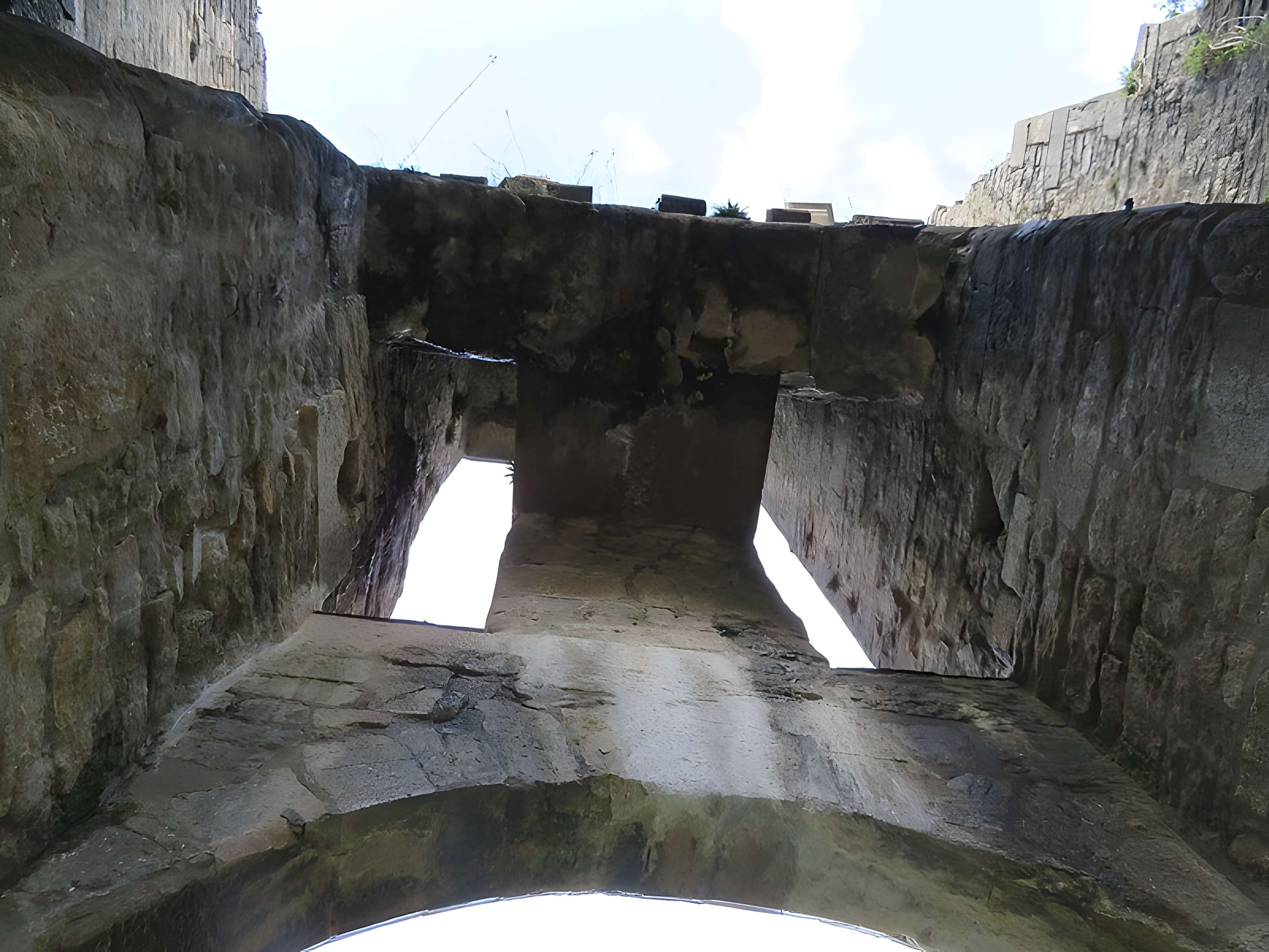 Ruines du Chateau de Présilly