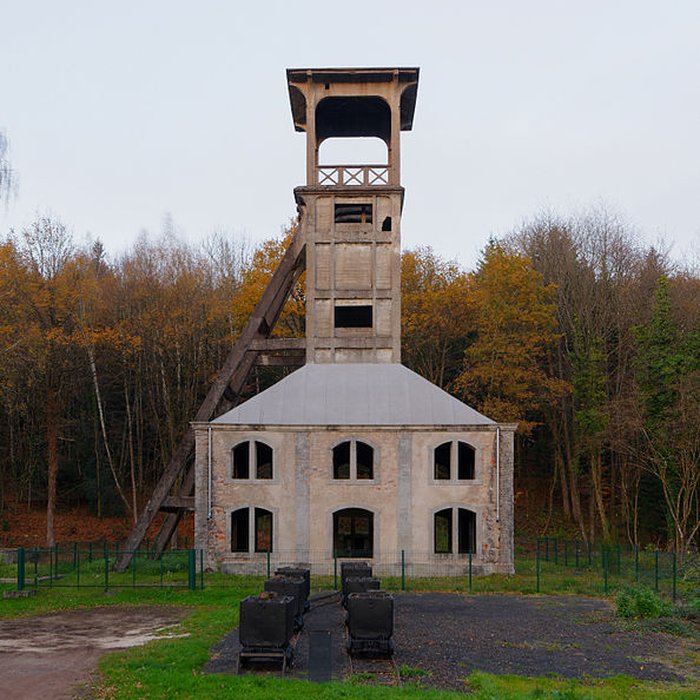 Photo de Chevalement du puits Sainte-Marie à Ronchamp